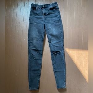 American Eagle Super Hi-Rise Curvy Jegging Faded Black Ripped Next Level Stretch